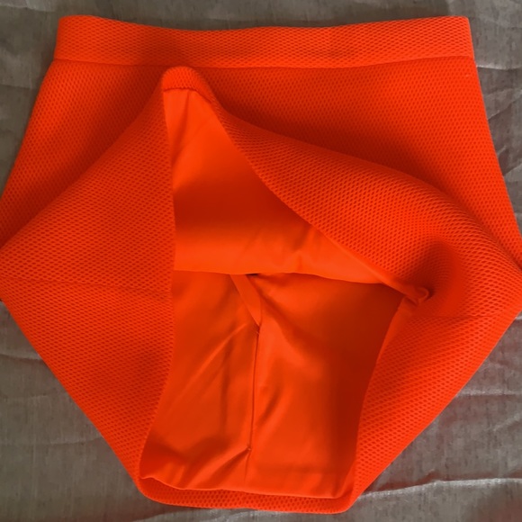 Topshop Waffled NWOT Mini Skirt - Picture 6 of 8